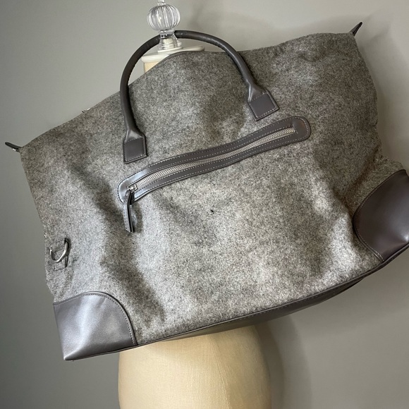 DSW Weekender Gray Tote Bag - Picture 10 of 10